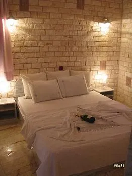 Paco's 4*