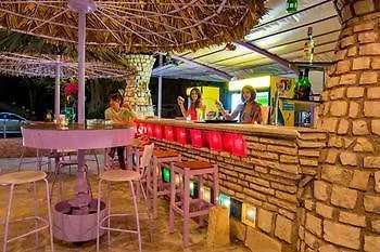 Paco's 4* Gaios